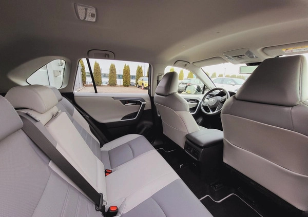 Toyota RAV4 cena 159900 przebieg: 64411, rok produkcji 2019 z Strzegom małe 154